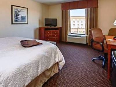 Hampton & I-75 North Hotel 3*